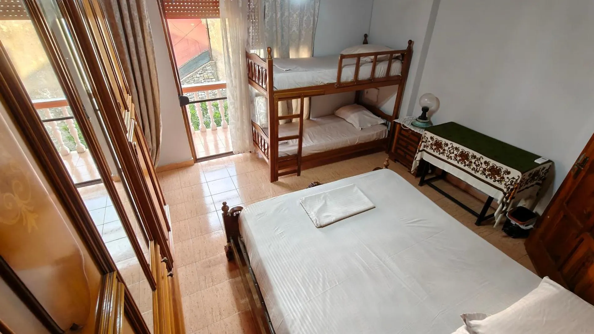 Bliss Inn Hostel & Tours Shkodër 0*,
